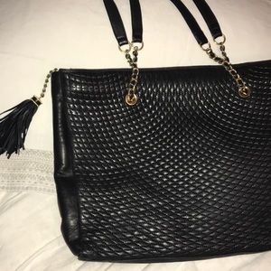 COPY - COPY - BALLY Stunning Calf skin shoulder t…